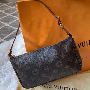 Louis Vuitton Monogram Pochette Accessories